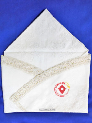 Круглая скатерть белая со светлым кружевом и кружевной вышивкой (Вологодское кружево), арт. 1нхп-648, d-150